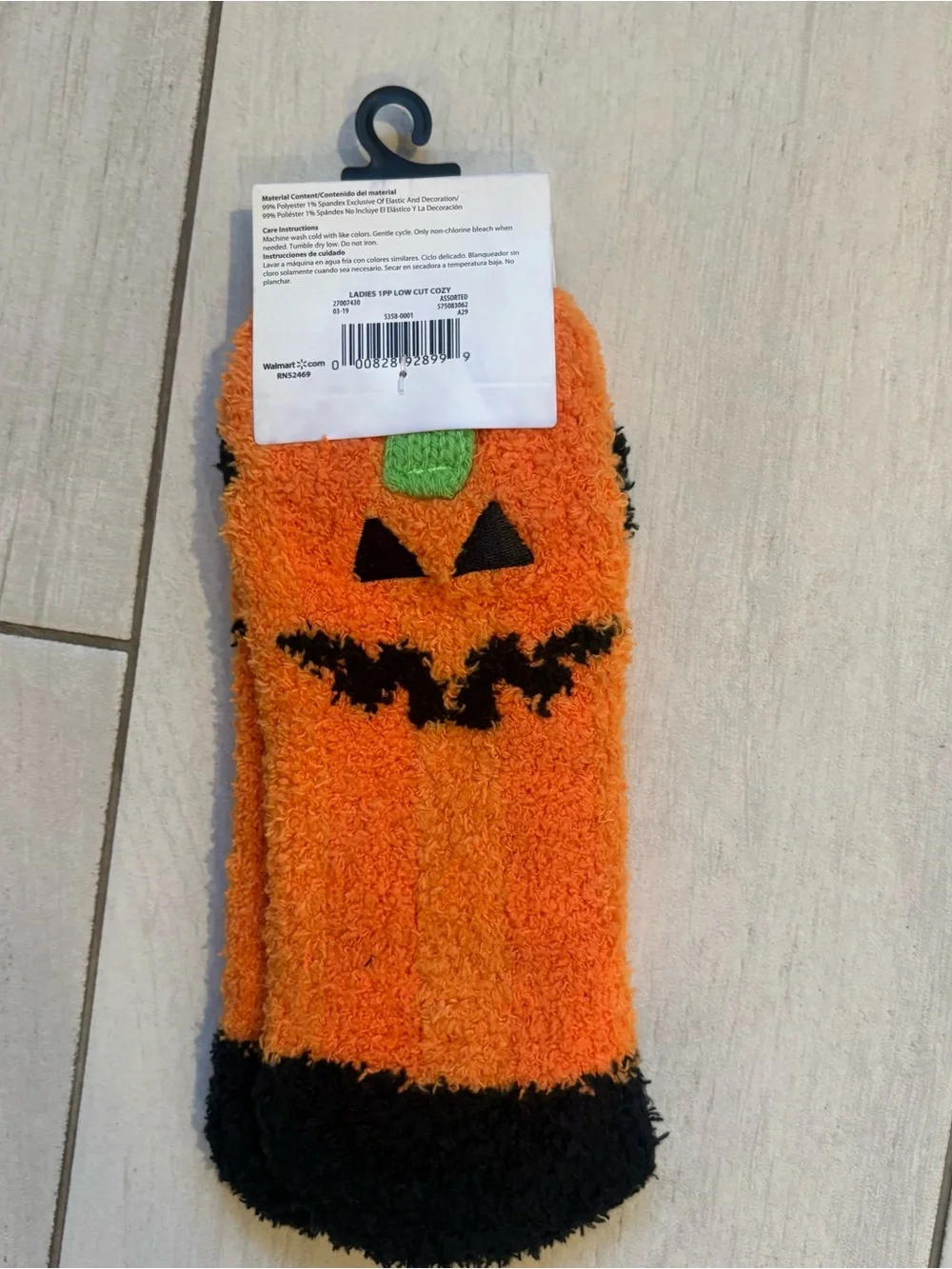 NWT Halloween Pumpkin Novelty Low Cut Socks Orange Women’s Sz 4-10 Soft Fuzzy